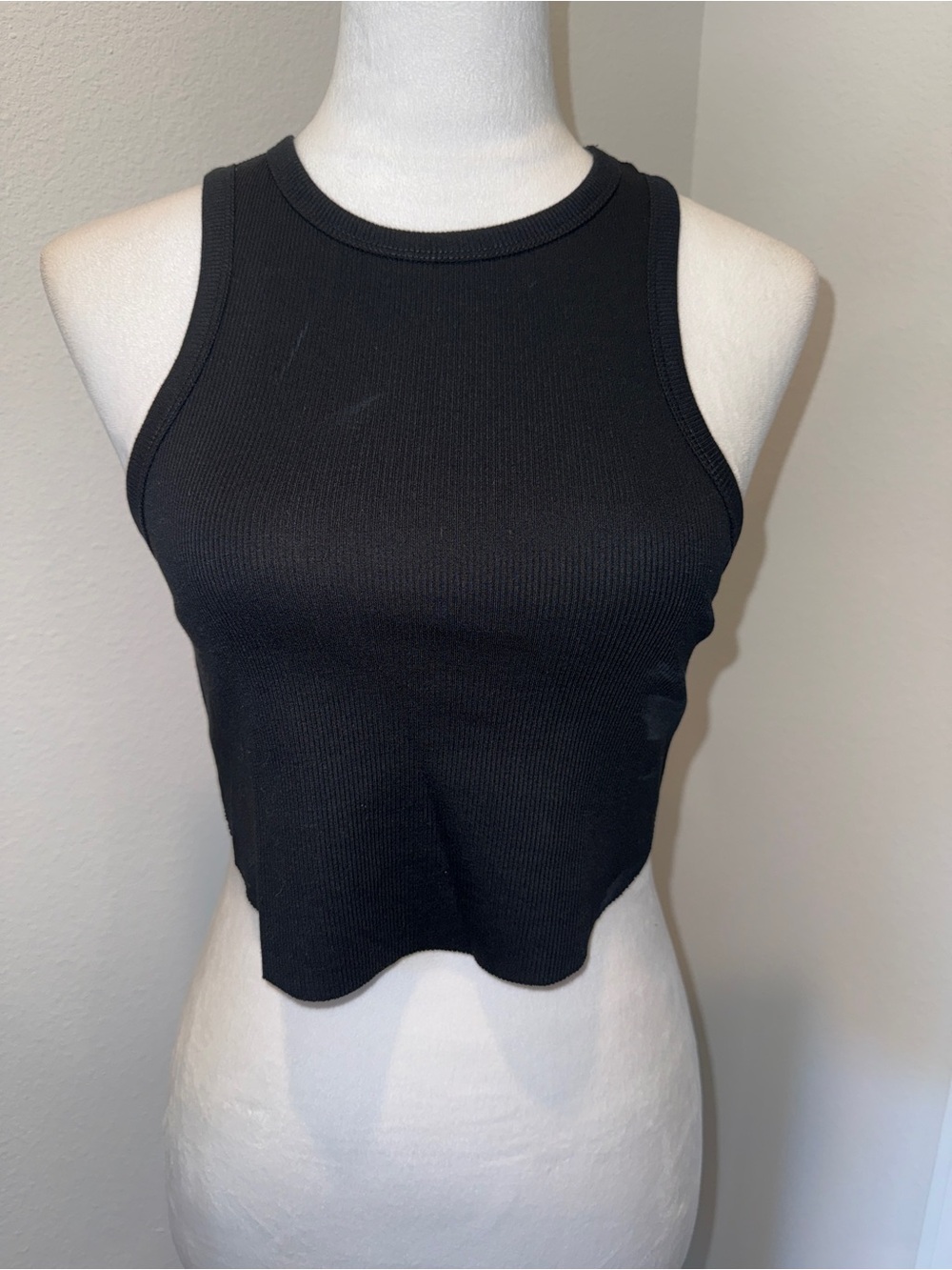 Classic Black Ribbed Cropped Tank Top - Women's Sleeveless Crop